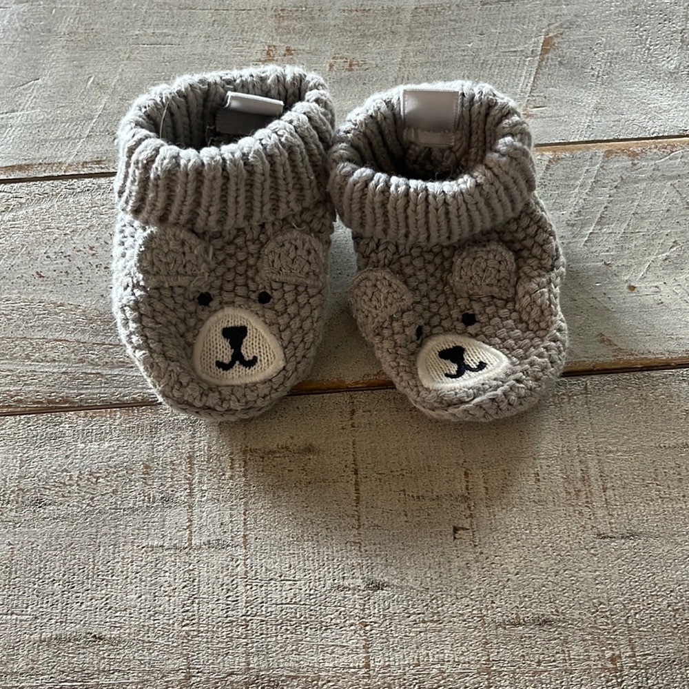Baby knitted bear slippers